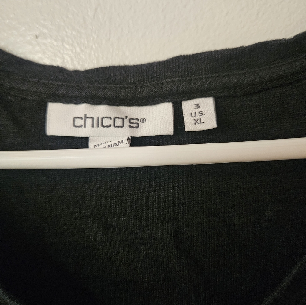 Chicos Black V-Neck Top With Design - Picture 3 of 5
